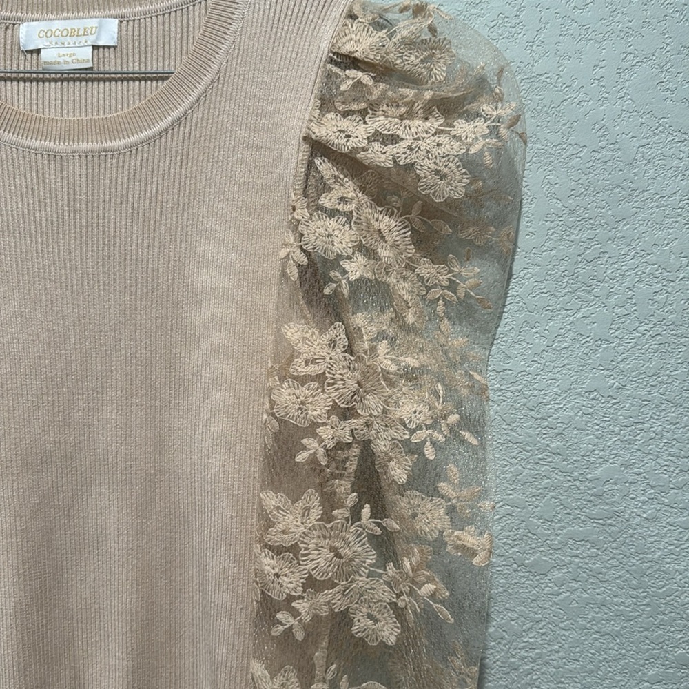 COCOBLEU Ribbed Cream Lace Top - Picture 2 of 7